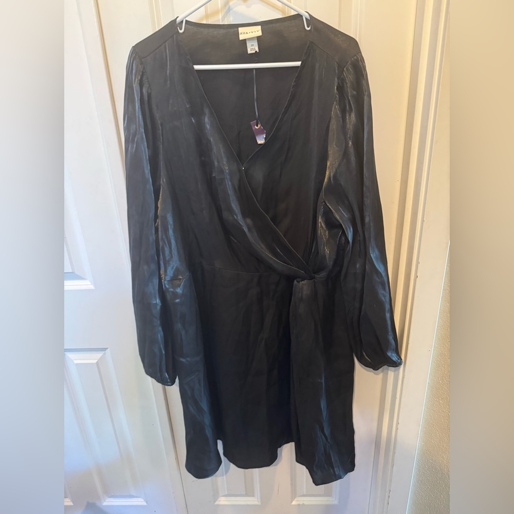 Ava & Viv Black V-Neck Dress